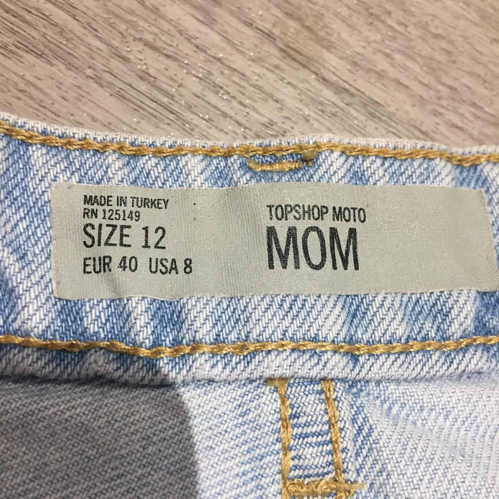 Topshop Denim Mom Shorts w Flower Embroidery - Picture 4 of 4